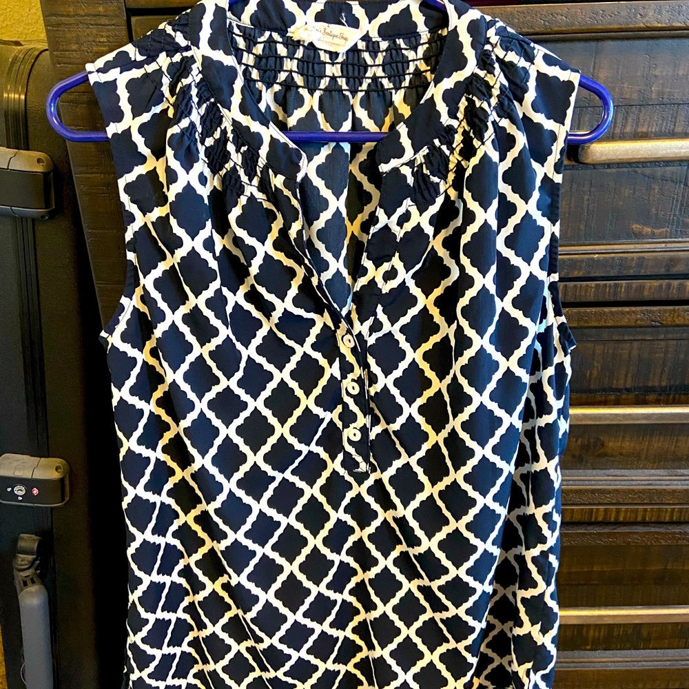Womens sleeveless blouse